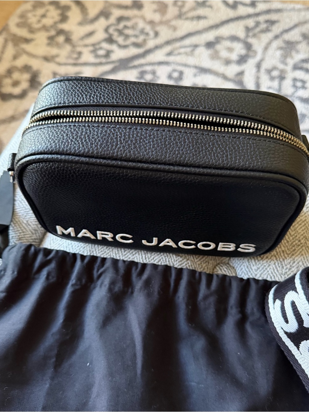 Marc Jacobs Black Leather Logo Camera Crossbody with Branded Strap - Picture 3 of 5